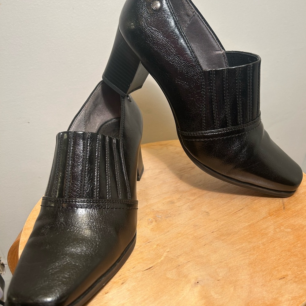 Women's stylish shoes with stable heels. Man made leather. Size 8.5. $50.